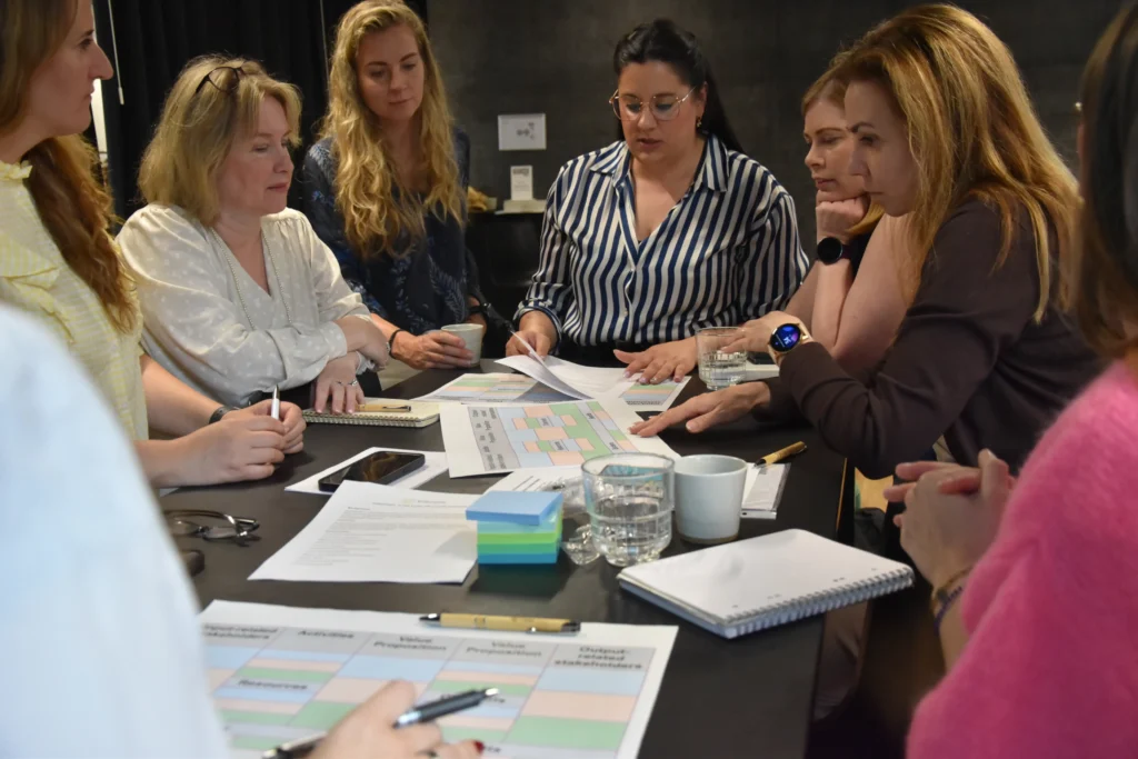 Participants are discussing and using the tools form the ENDURANCE project