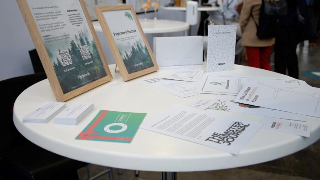 Papirværk kort og certifikater