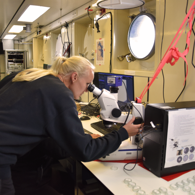 Det flydende laboratorium ombord på Alkor.